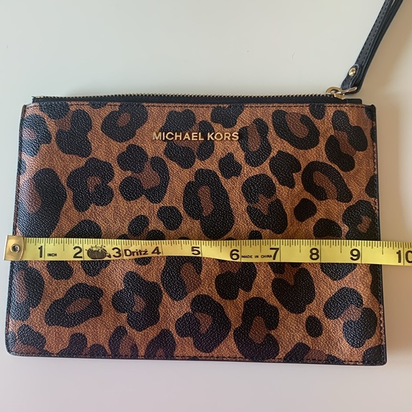 Michael Kors Wristlet - Picture 13 of 15